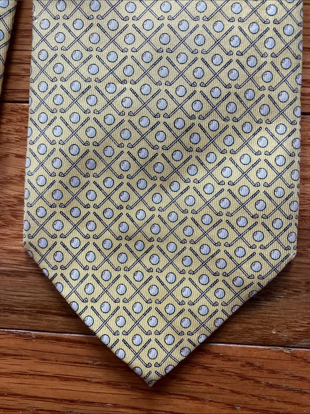 Vineyard Vines - Men’s Yellow Golf Clubs Silk Neck Tie